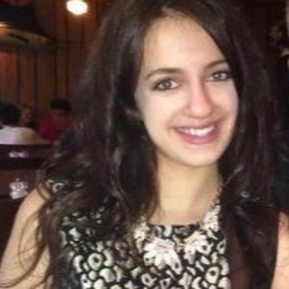 Profile Picture of Shaina Hakimian (@shayhak) on Poshmark