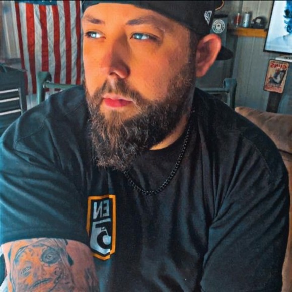 Profile Picture of Andrew Dale (@drizzylom) on Poshmark