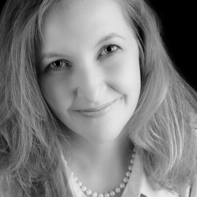 Profile Picture of Lara Nichols (@laranichols) on Twitter