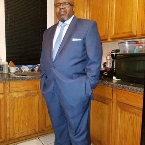 Profile Picture of Aaron Rivers (@puncho23ar) on Poshmark