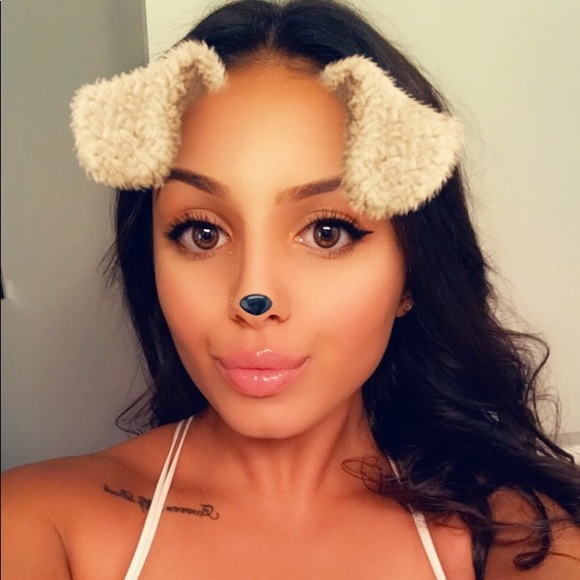 Profile Picture of Chaney Jones (@chaneytjones13) on Poshmark