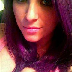 Profile Picture of Holly Humphrey (@humphrey_holly) on Twitter