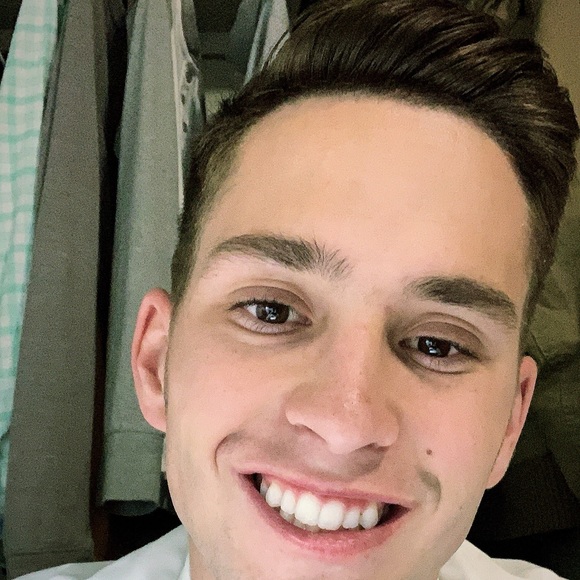 Profile Picture of Garrett Halstead (@garretthalstead) on Poshmark