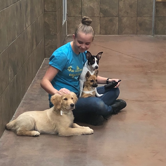 Profile Picture of Delaney Duffield (@delaneyduffield) on Poshmark