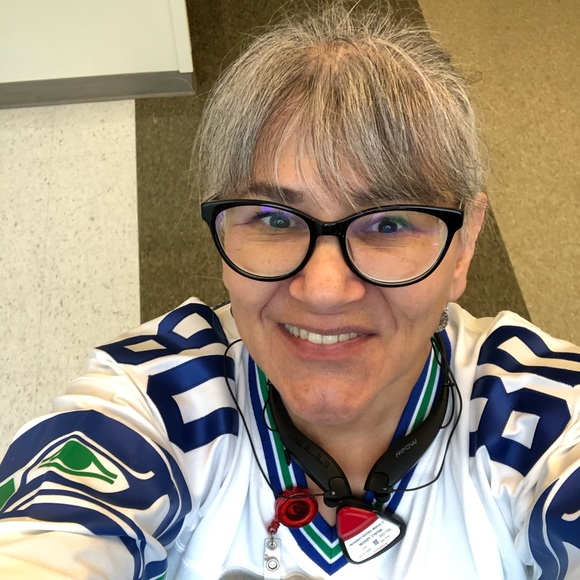 Profile Picture of Cynthia Neuhoff (@just4fun63) on Poshmark