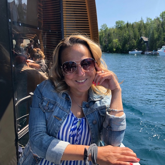 Profile Picture of Nancy Cordeiro (@nancie0027) on Poshmark