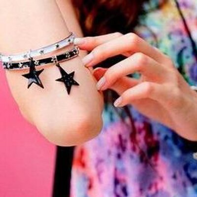 Profile Picture of Divya Venkatesh (@DivyaVvenkatesh) on Twitter