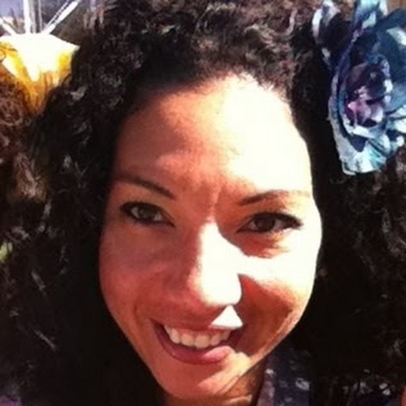 Profile Picture of Rebecca Keys (@rlkeys) on Poshmark