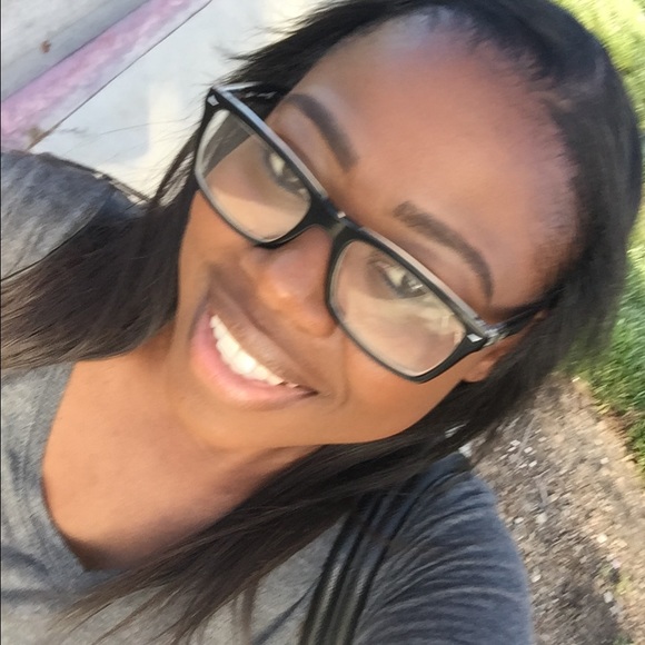 Profile Picture of Brianna Newman (@mannysmom) on Poshmark