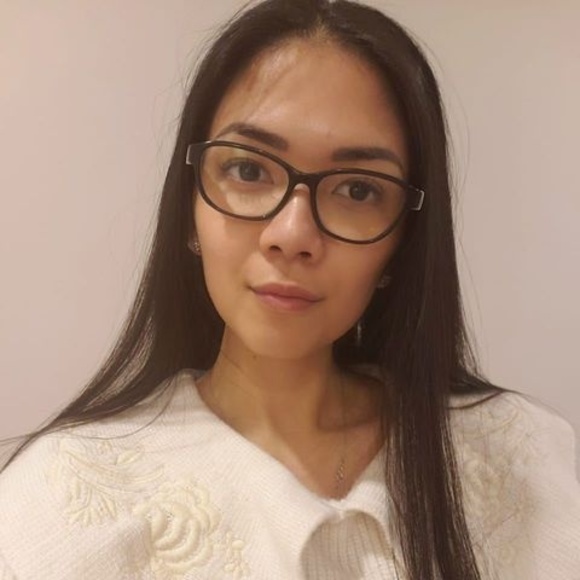 Profile Picture of Lara Leonida (@laramyrielle) on Poshmark