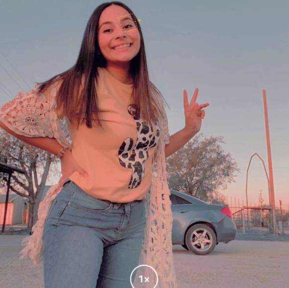 Profile Picture of Ruby Resendiz landa (@rubyresendiz184) on Poshmark