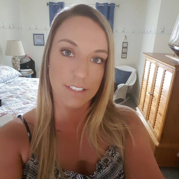 Ericka Nickerson - Poshmark Profile Picture of Ericka Nickerson (@enickerson0413) on Poshmark