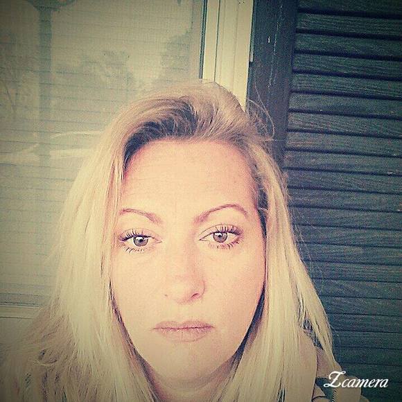 Profile Picture of Amy Vandevelde (@wanting2015) on Poshmark