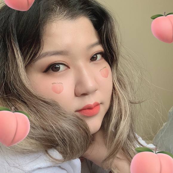 Profile Picture of Tsoom Tsoomkoo (@tsolmon31) on Poshmark