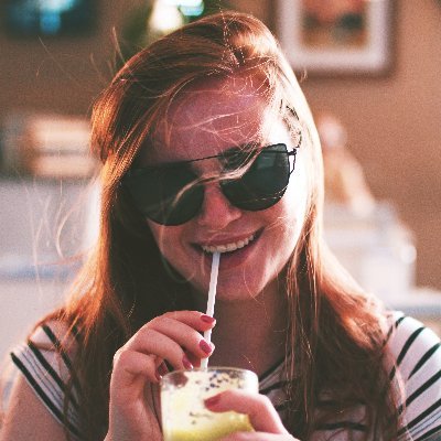 Profile Picture of Lisa Polet (@PoletLisa) on Twitter