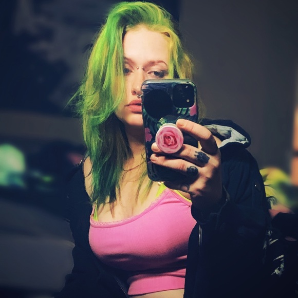 Profile Picture of Jayme Vestal (@jaymevestal) on Poshmark