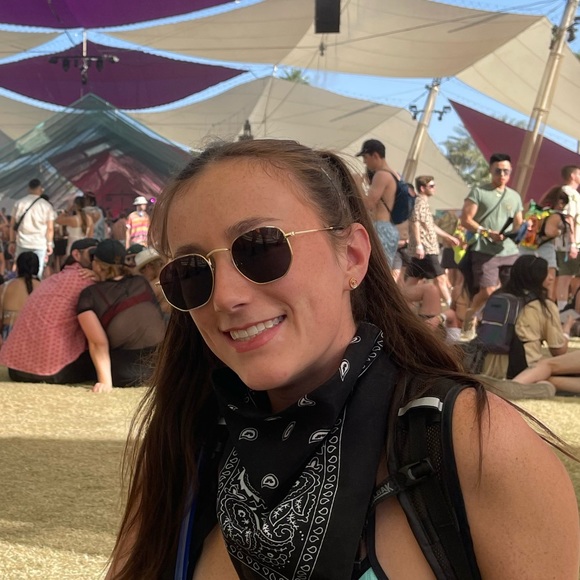 Profile Picture of Sheriden Schwertl (@sschwertl14) on Poshmark