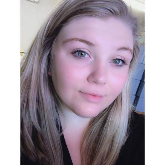 Profile Picture of Hayley Gaunce (@hmg0599) on Poshmark