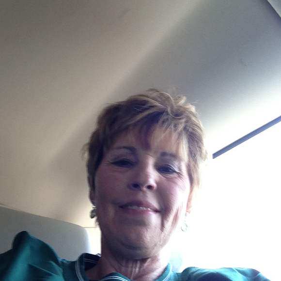 Profile Picture of Sandra Chowns (@schowns) on Poshmark