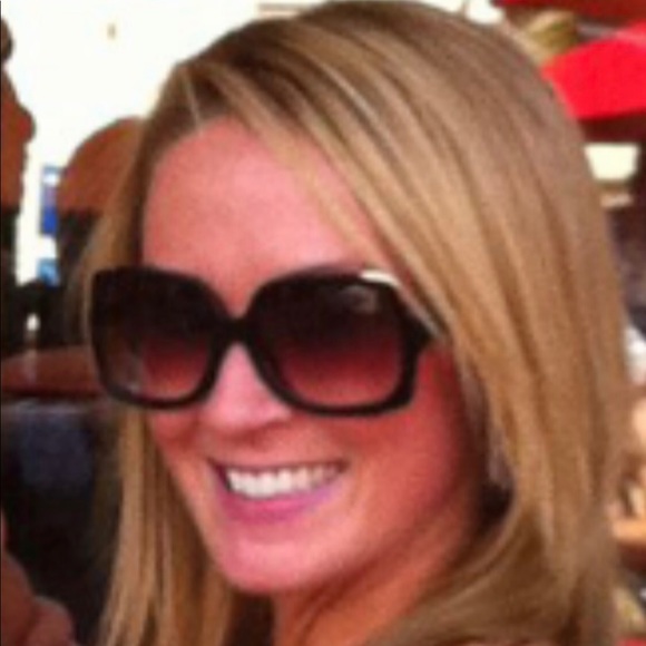 Profile Picture of Leah Montello (@lmonte26) on Poshmark