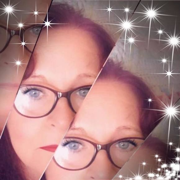 Profile Picture of Bonny Richardson (@lifeline1954) on Poshmark