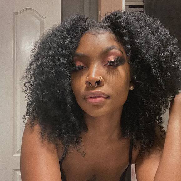 Profile Picture of Alize Jackson ross (@alizejackson792) on Poshmark