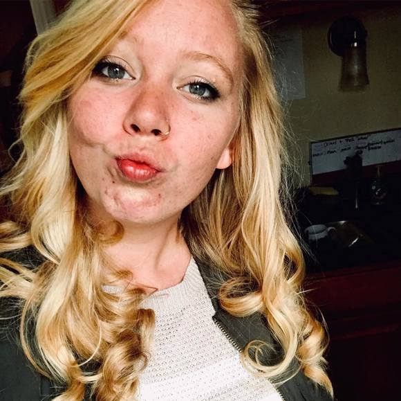 Profile Picture of Shelby Schaefer (@shelbyschaef2) on Poshmark