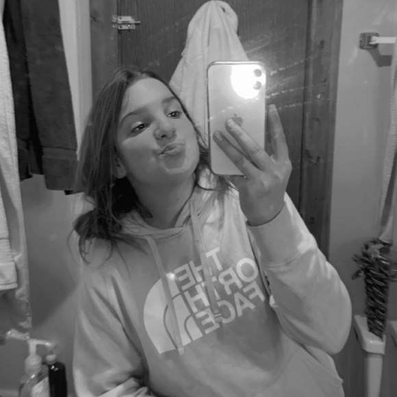 Profile Picture of Tori Osborne (@toriosborne101) on Poshmark