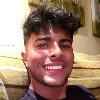 Profile Picture of Camilo Calderón (@xCamilo19) on Twitter