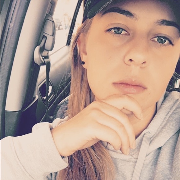 Matison Jaffe - Poshmark Profile Picture of Matison Jaffe (@matisonj) on Poshmark