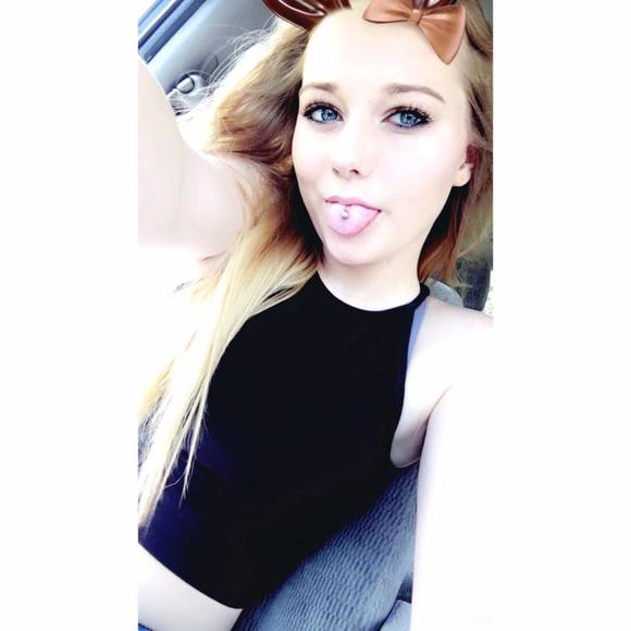 Profile Picture of Bri Kagarice (@brianalynn_) on Poshmark