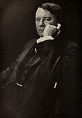 Profile Picture of Alfred Harmsworth, 1st Viscount Northcliffeon Wikipedia