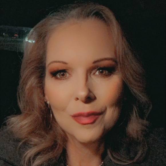 Profile Picture of Heather Eden reznicek (@heatherez) on Poshmark