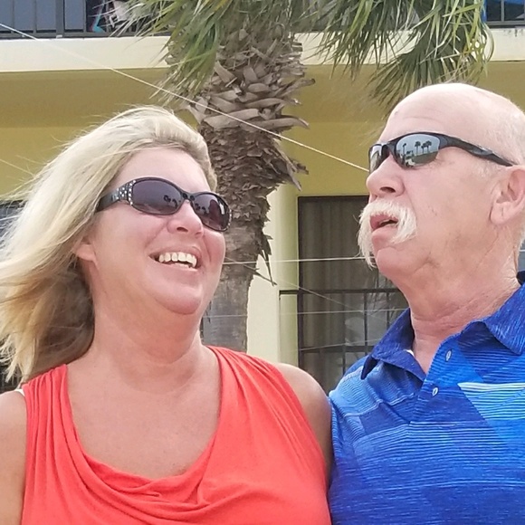 Profile Picture of Darva Borowka (@darva1576) on Poshmark