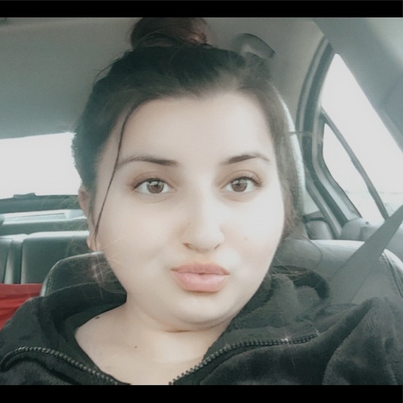 Profile Picture of Eneida Ramirez (@eneida34) on Poshmark