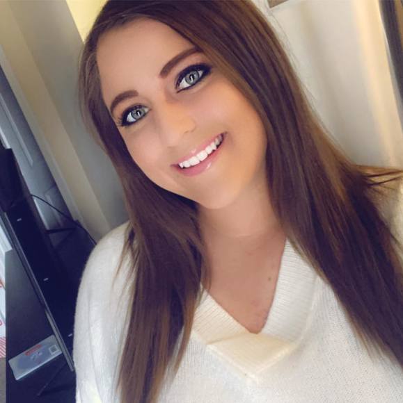 Profile Picture of Amanda Mcfayden (@amac_18) on Poshmark