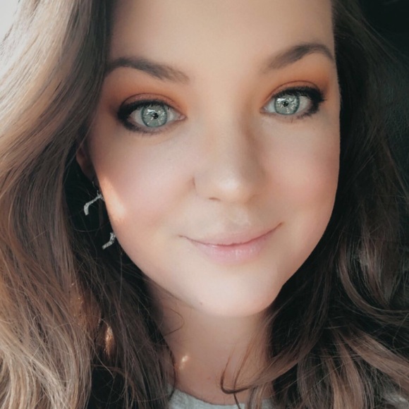 Profile Picture of Katelyn Staton (@kmstaton09) on Poshmark