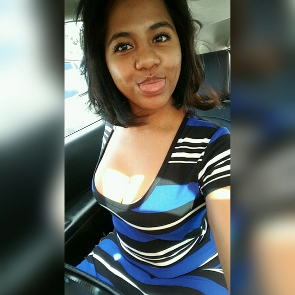 Profile Picture of Ahnika Ililau (@ahnikaililau) on Poshmark