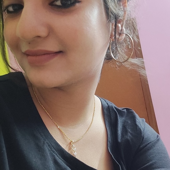 Profile Picture of Lopamudra Das (@lopamudrawow) on Poshmark