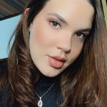 Profile Picture of 𝘾 𝙖 𝙧 𝙤 𝙡   ꕥ  𝘽 𝙖 𝙩 𝙩 𝙞 (@carolbatti) on Instagram