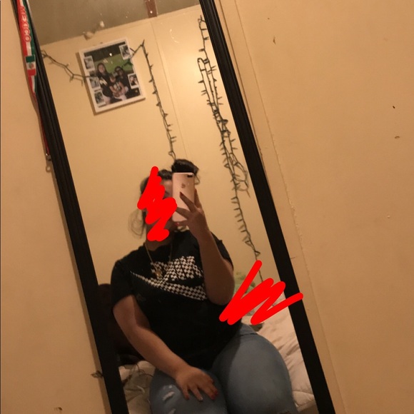 Profile Picture of Cristal Sanchez (@cristalss) on Poshmark