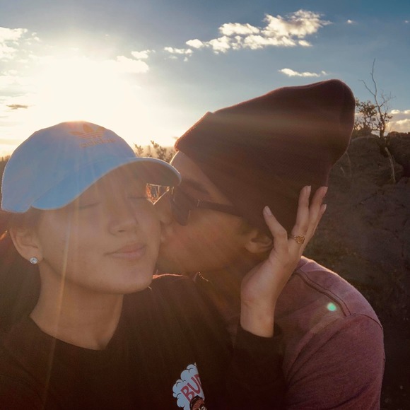 Profile Picture of Kiani Brezee (@aninaleolani) on Poshmark