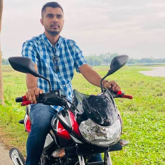 Profile Picture of Šůlłän Öpû (@sultanopu) on Poshmark