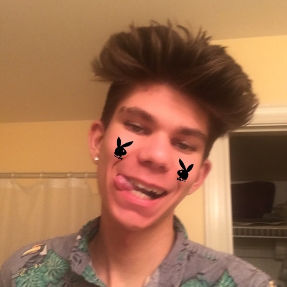 Profile Picture of Ken Newton (@kennewton757) on Poshmark
