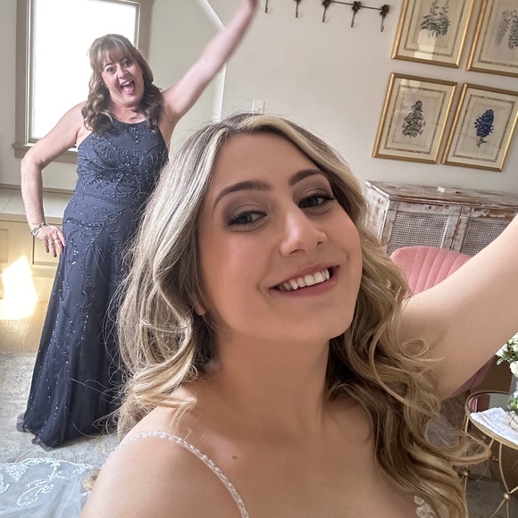 Profile Picture of Briana Bairos (@brianabairos) on Poshmark