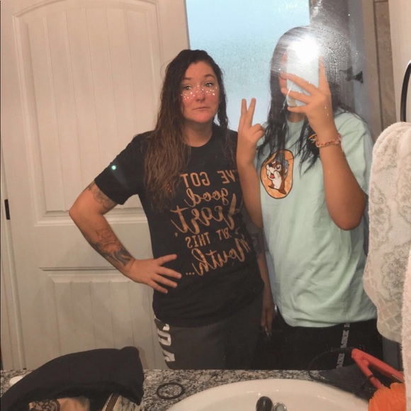 Profile Picture of Kylie Swarnes (@kylie_swarnes) on Poshmark