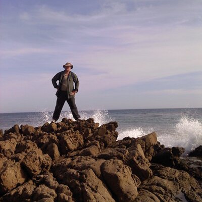 Profile Picture of Derrell Thomas (@dbthwriter) on Twitter