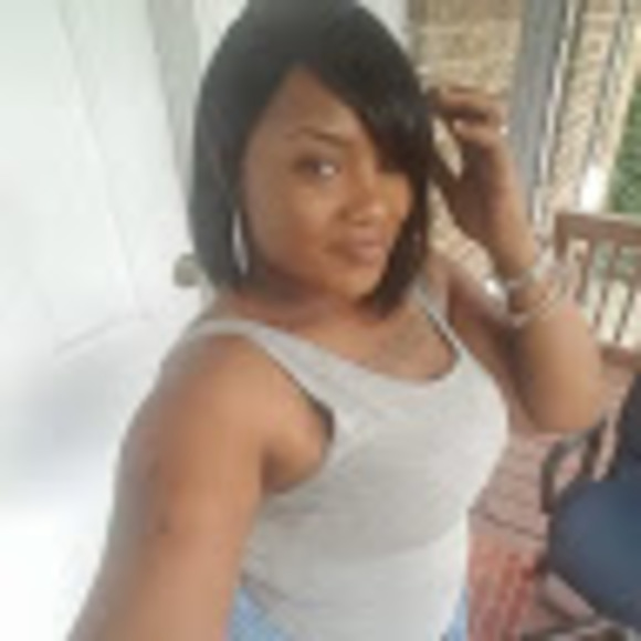 Profile Picture of Dara Watson (@darawatson3272) on Poshmark