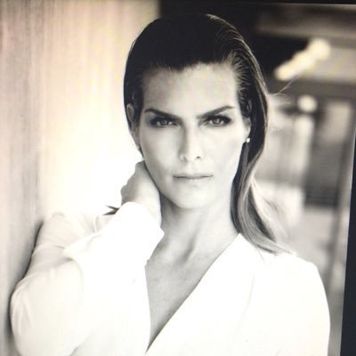 Profile Picture of Montserrat Oliver (@@Montserrat33) on Twitter