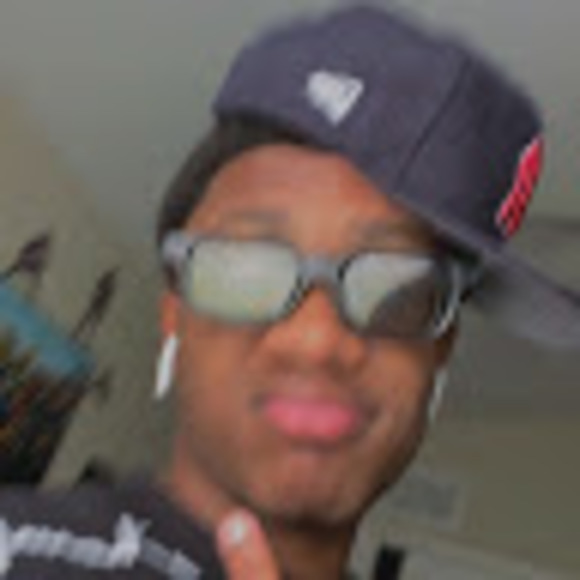 Profile Picture of Jamell Hall (@jamellhall) on Poshmark